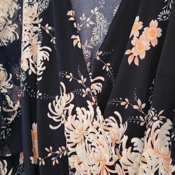 A-Line Ruffled Sleeve Floral Dress Size L - Picture 2 of 10